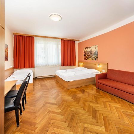 Residence Bene Praga Esterno foto