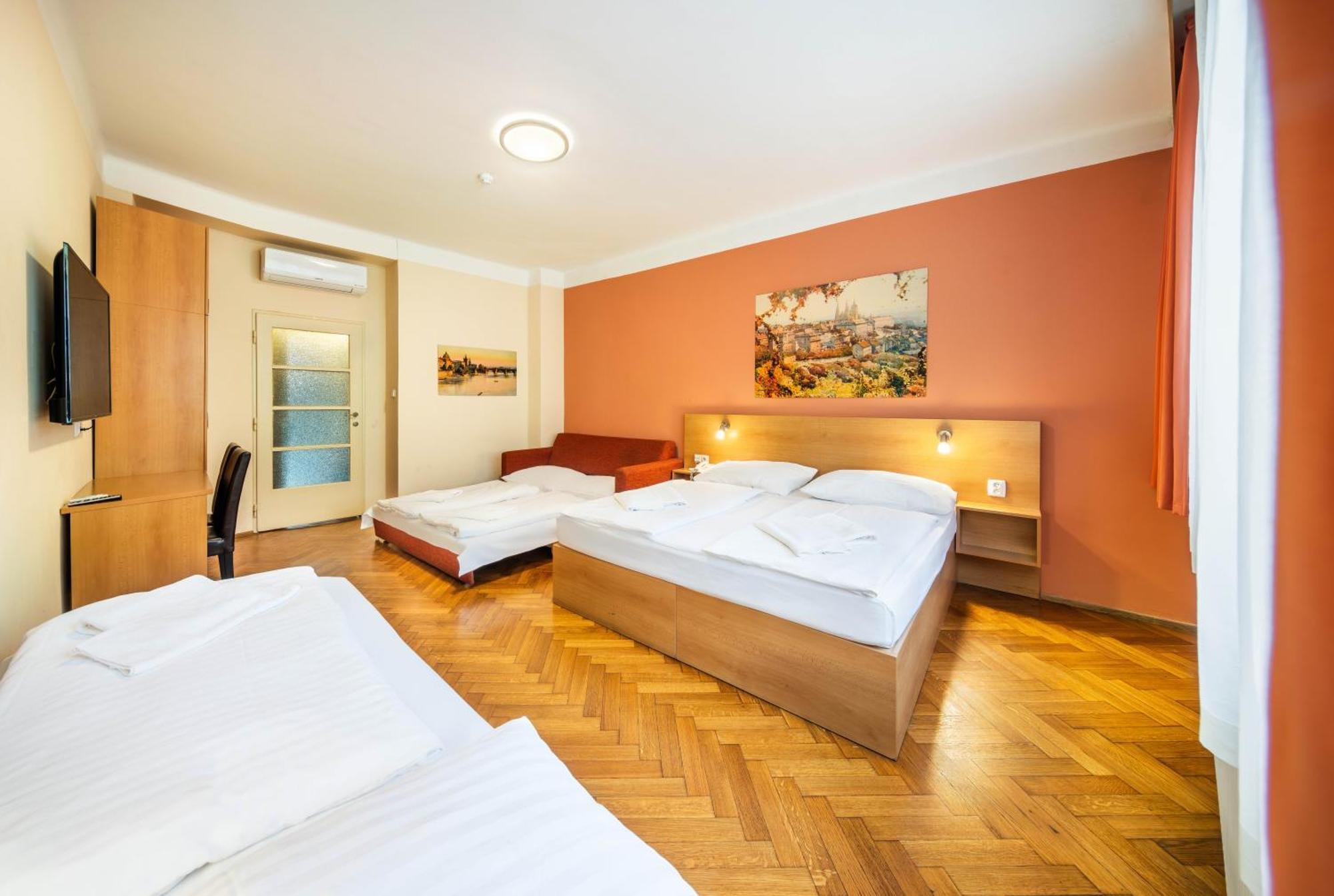 Residence Bene Praga Esterno foto
