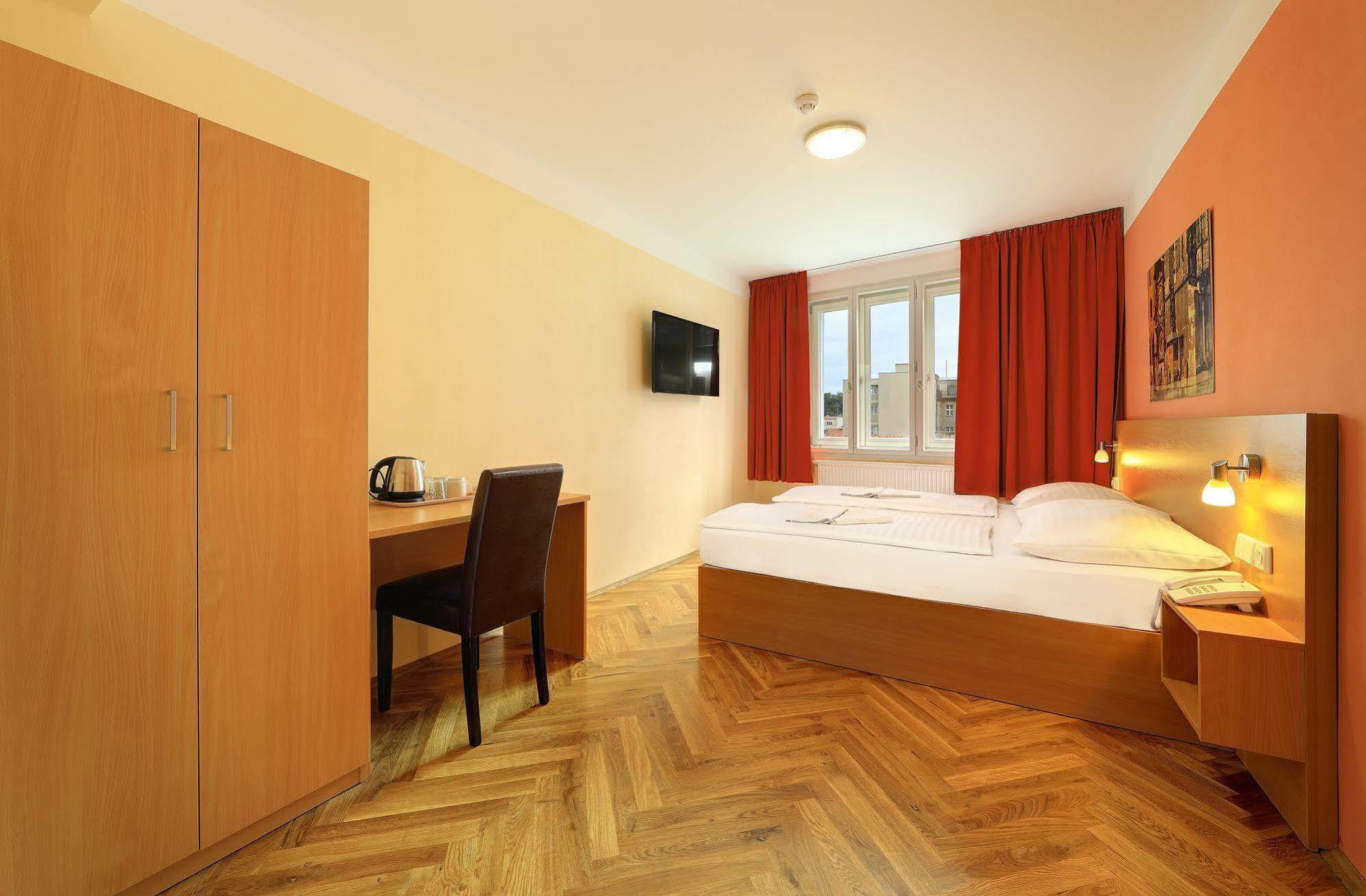 Residence Bene Praga Esterno foto