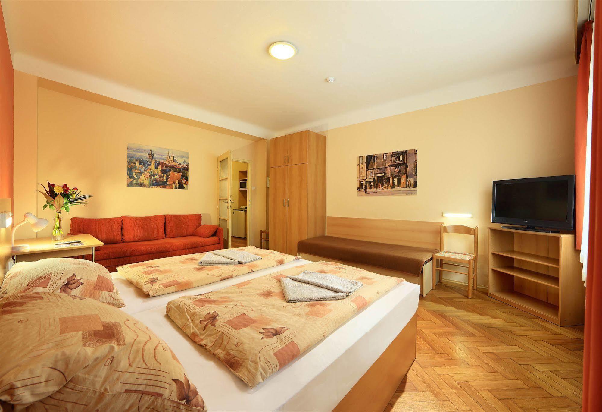 Residence Bene Praga Esterno foto